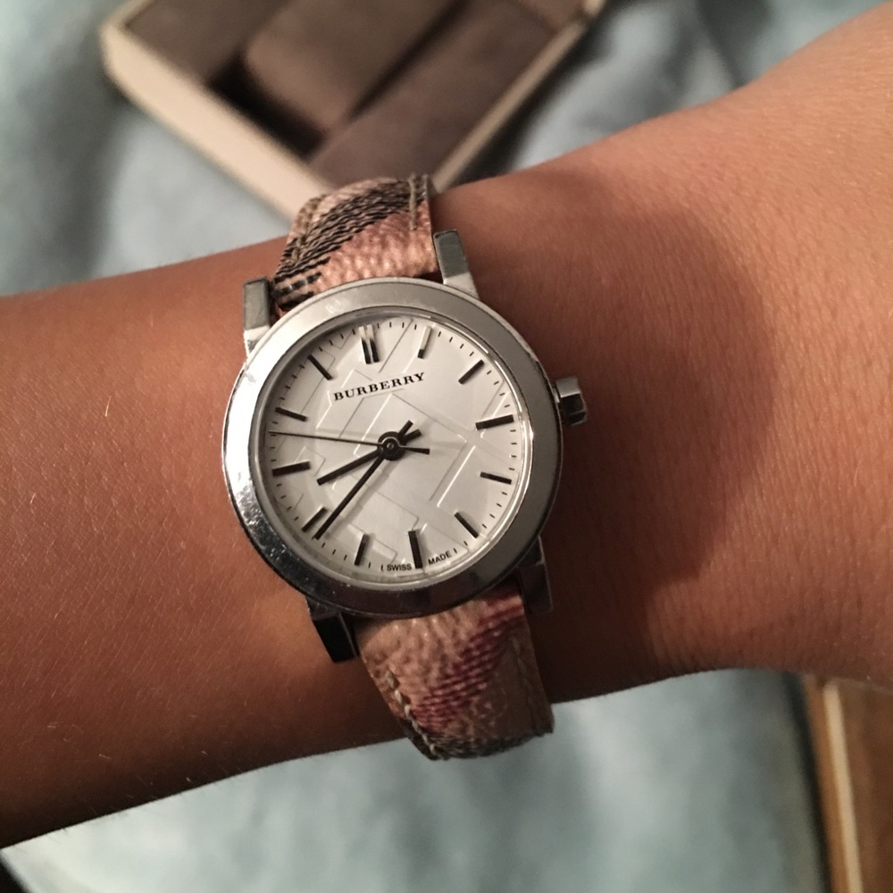 Burberry Watch - Picture 6 of 8